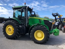 John Deere 7230